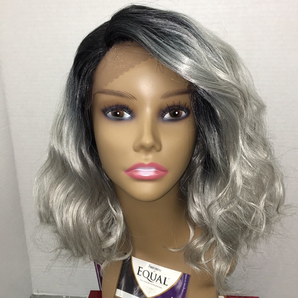 🆕 platinum curly lace front wig